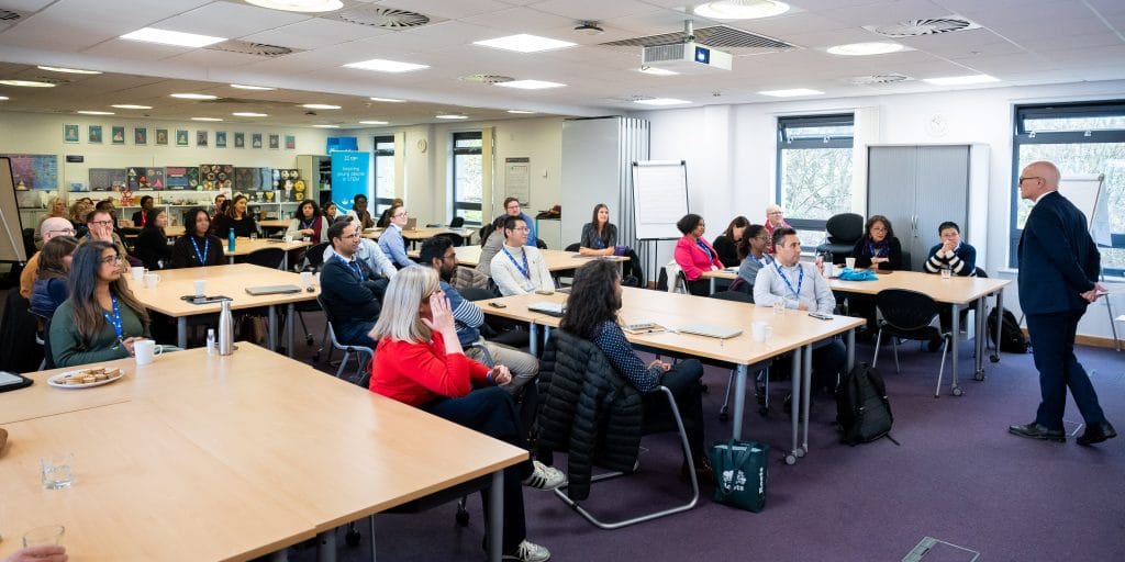 _DSC6666-2 Professor Charlie Jeffrey talks to the participants